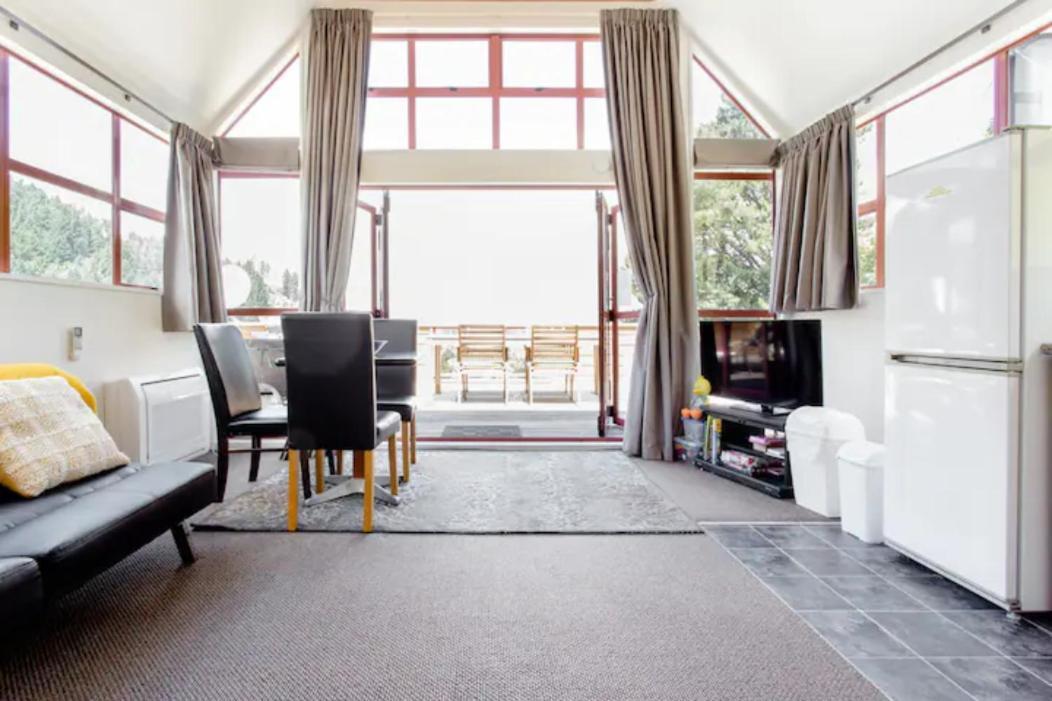 Hot Tub And Views Over Central Queenstown - Entire Holiday House Exterior foto
