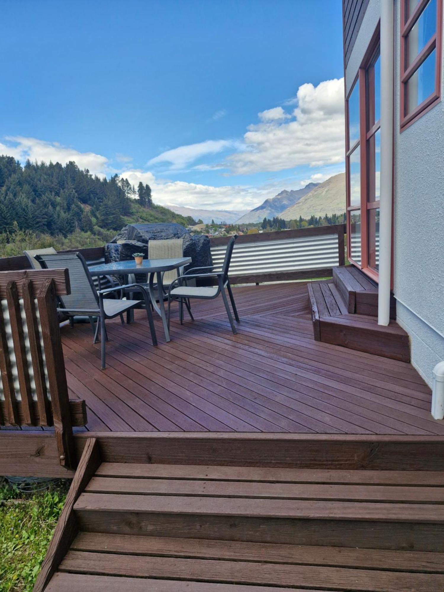 Hot Tub And Views Over Central Queenstown - Entire Holiday House Exterior foto